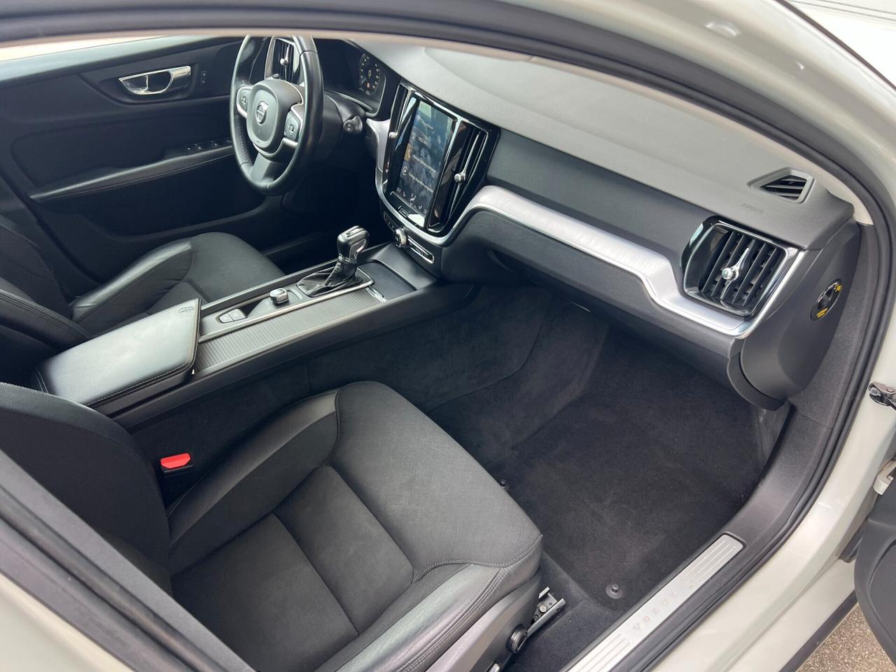 VOLVO V60/UNICO PROP/IVA ESPOSTA