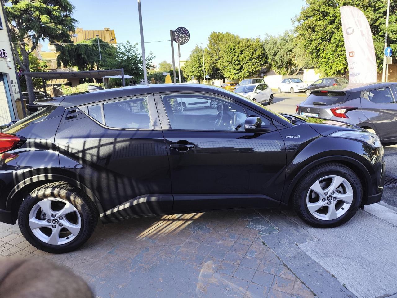 Toyota C-HR 1.8 Hybrid E-CVT Business