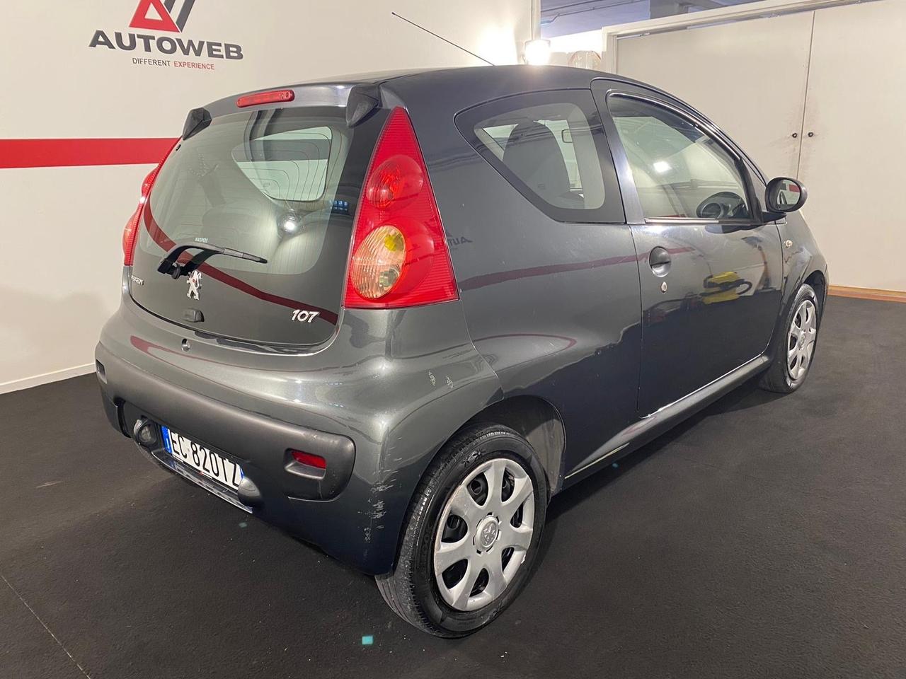 Peugeot 107 1.0 68CV 3p. Plaisir