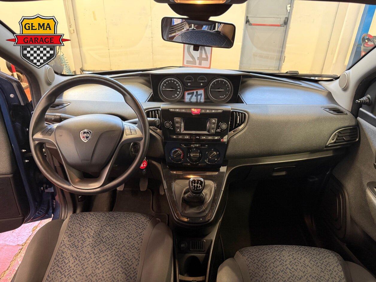 Lancia Ypsilon 1.0 firefly hybrid Silver s&s 70cv