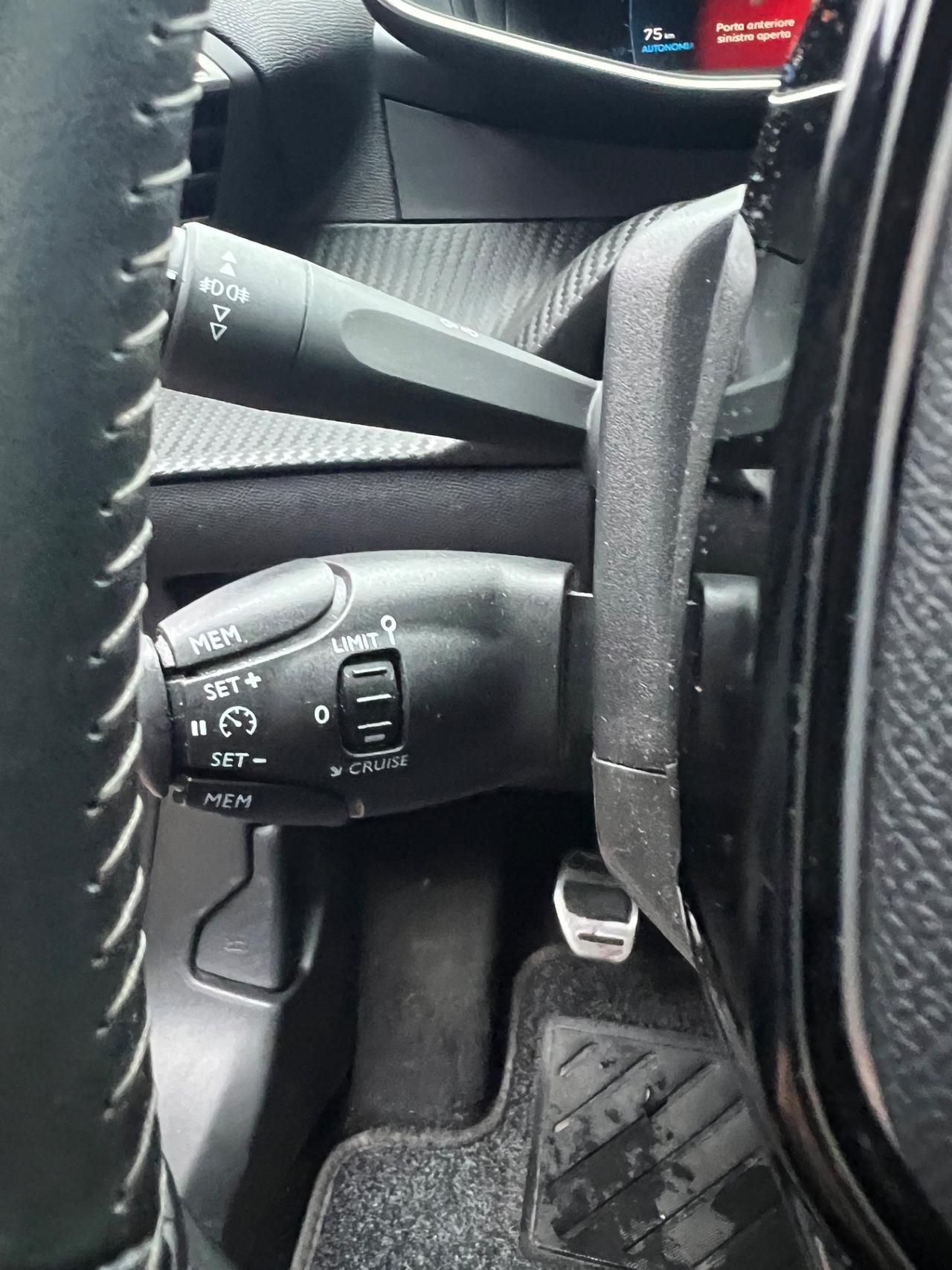 Peugeot 2008 PureTech 130 S&S EAT8 Allure