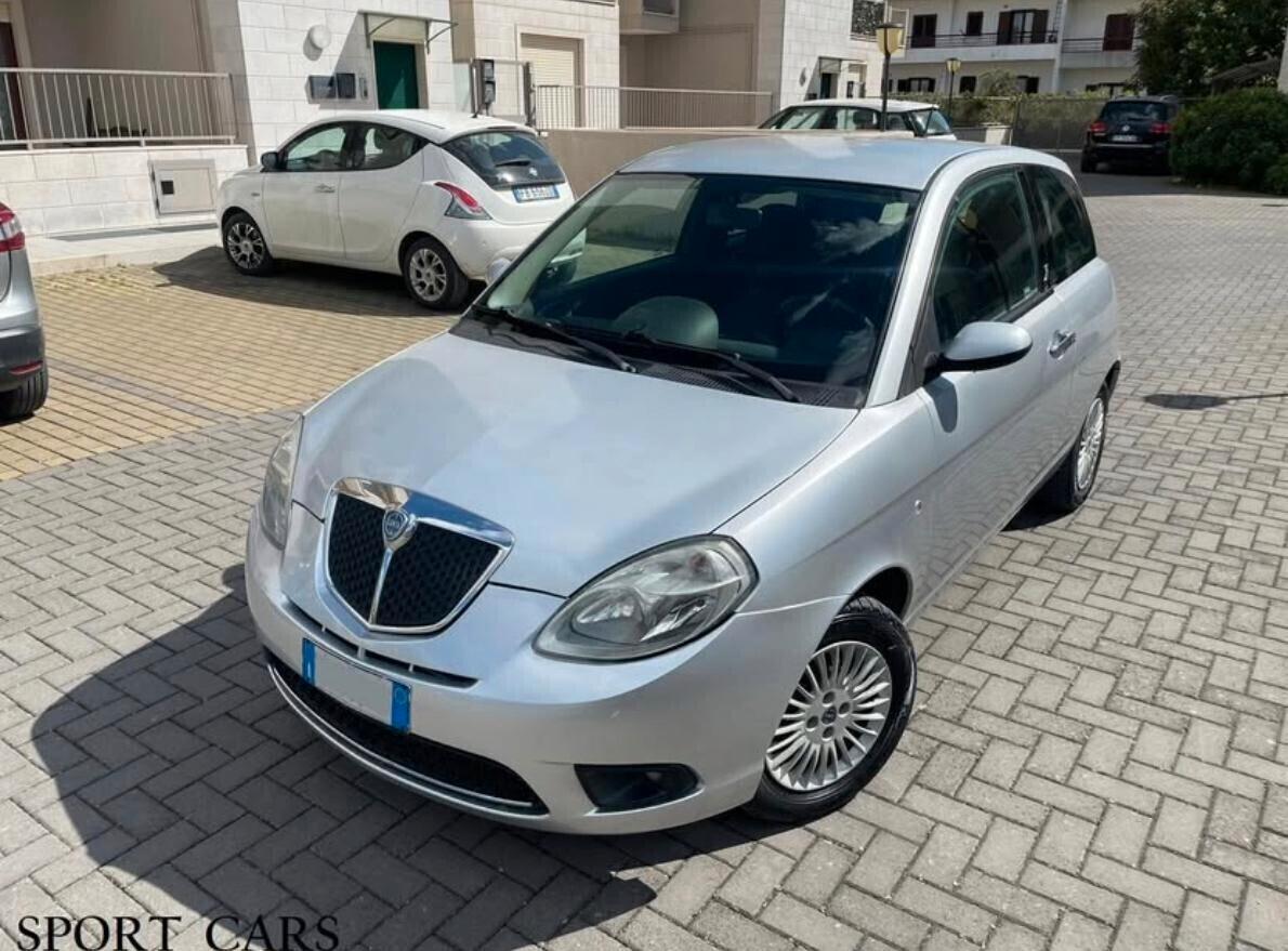 Lancia Ypsilon 1.3 MJT 75 CV Oro Giallo