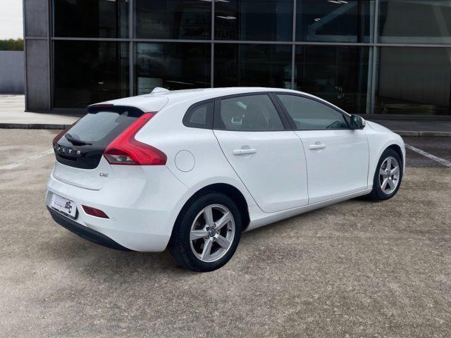 VOLVO V40 D2 1.6 DIESEL 115 CV Momentum