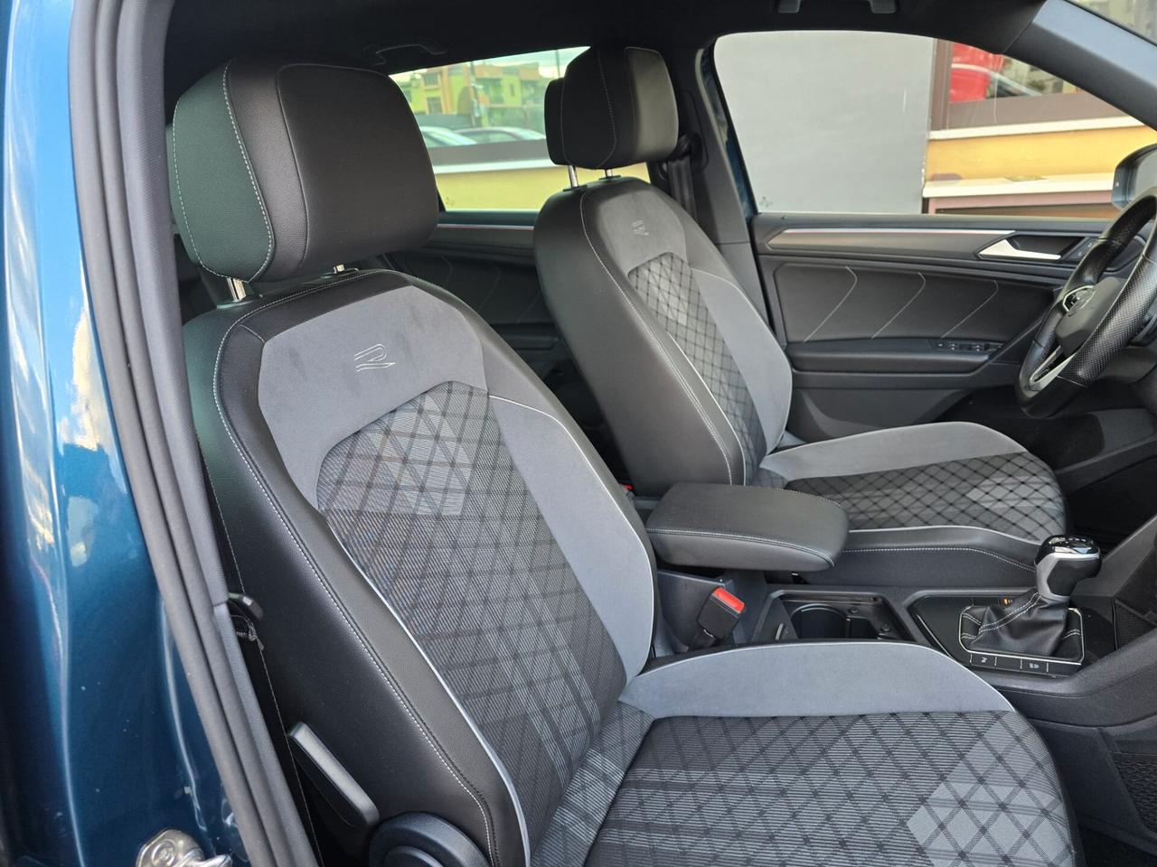 Volkswagen Tiguan 2.0 TDI 150 CV SCR DSG R-Line