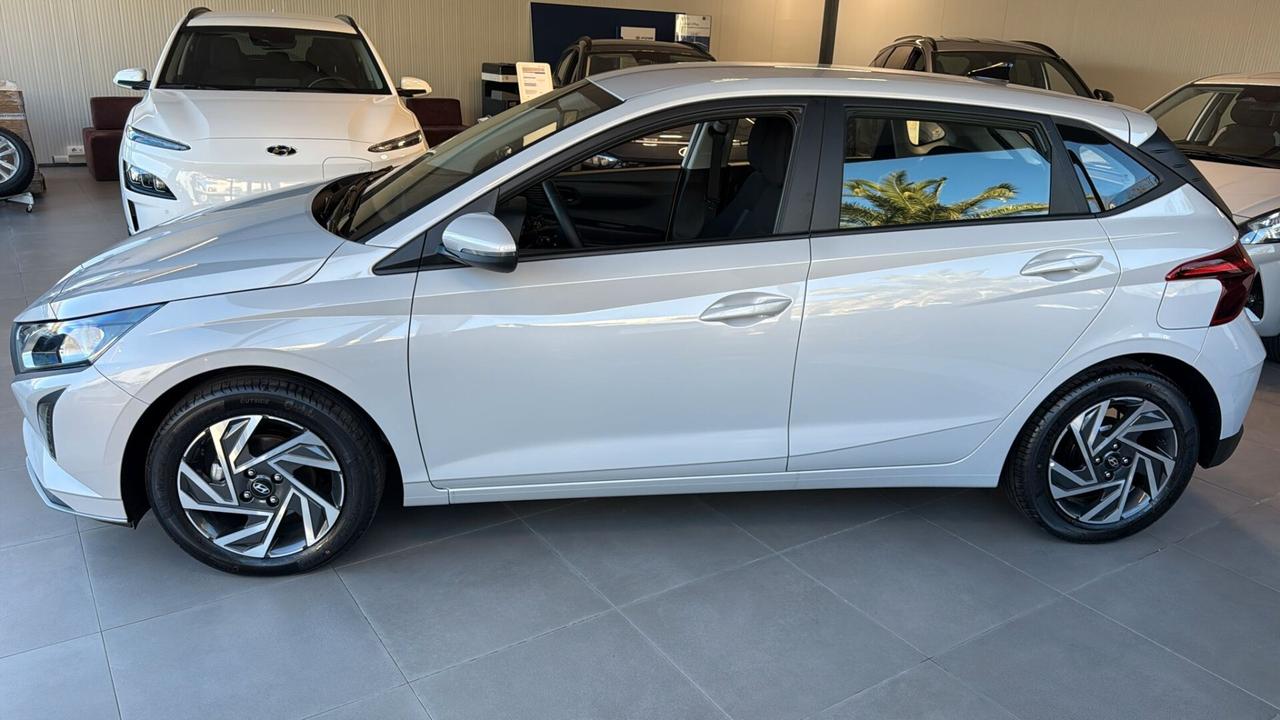 Hyundai i20 1.2 MPI MT Connectline