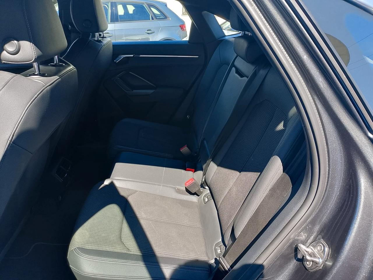 Audi Q3 35 TDI S tronic line edition