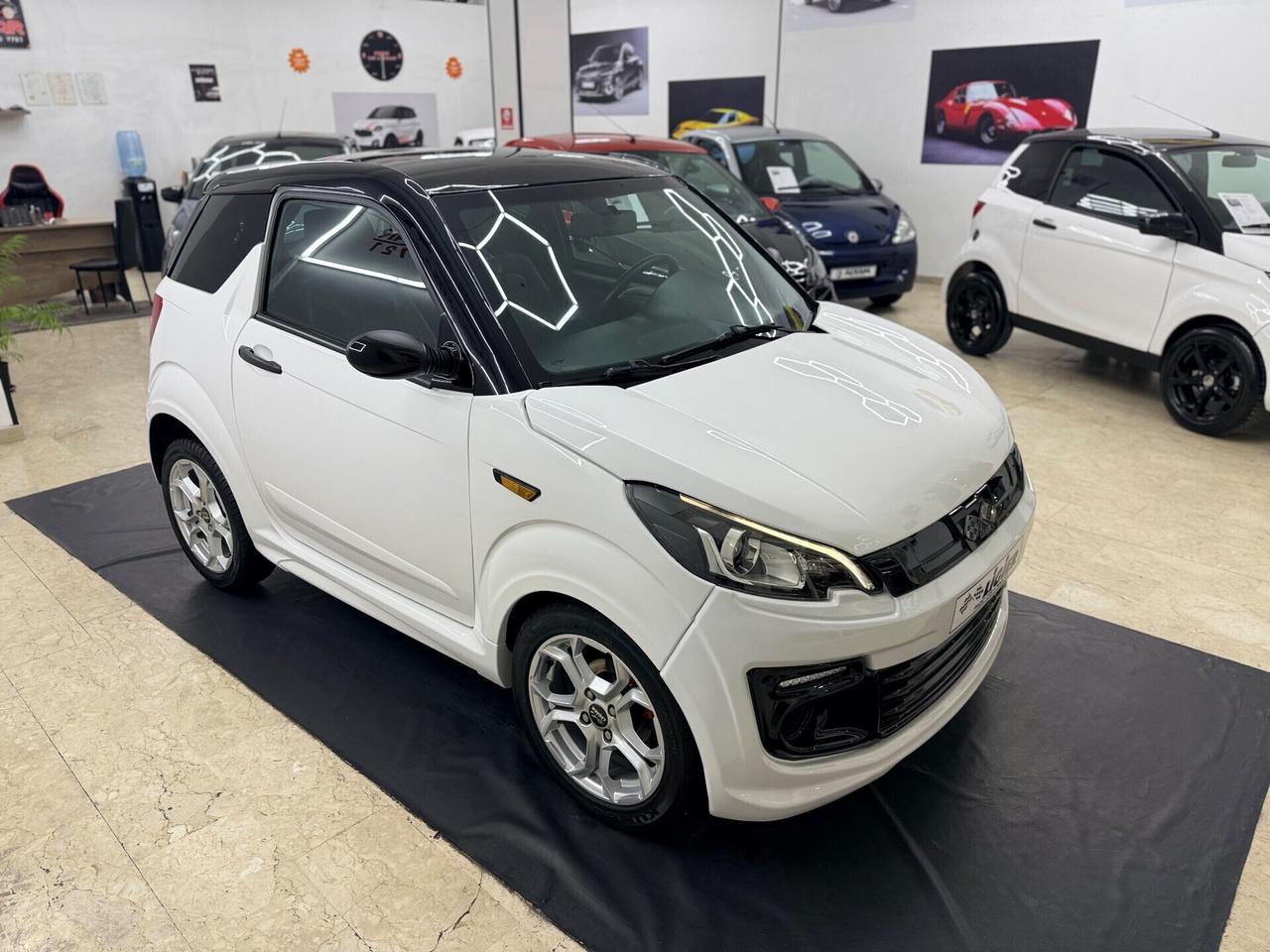 Ligier JS 50 Black & White