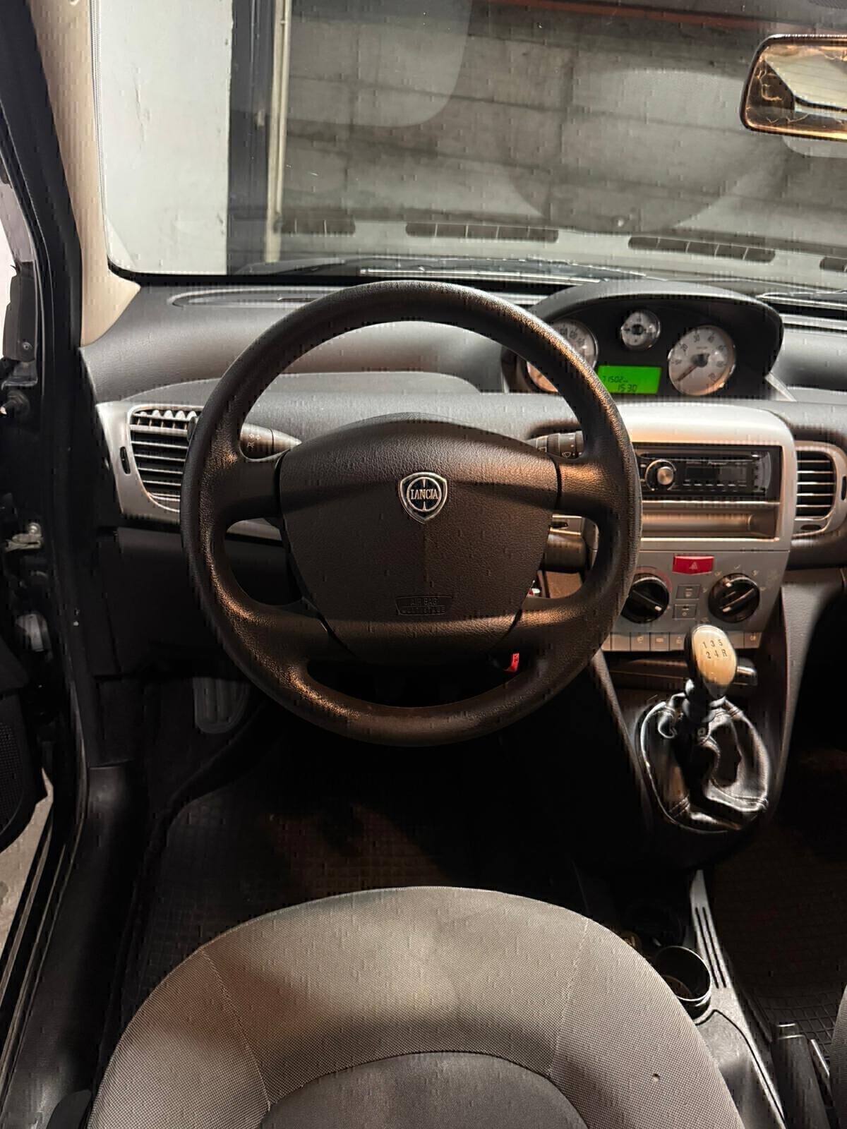 Lancia Ypsilon 1.2 2009 euro 4