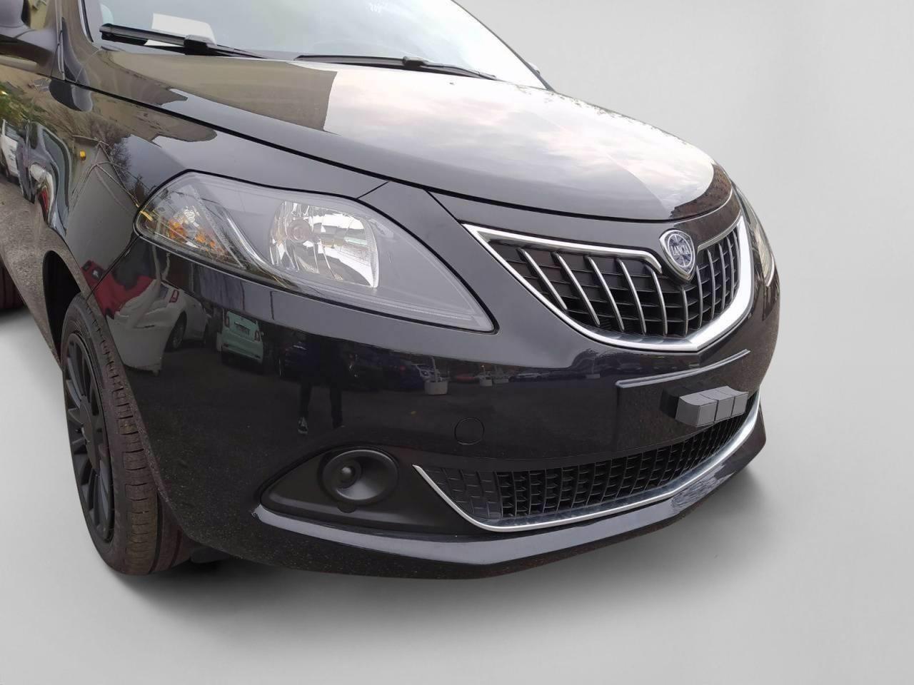 LANCIA Ypsilon III 2021 - Ypsilon 1.0 firefly hybrid Silver s&s 70cv