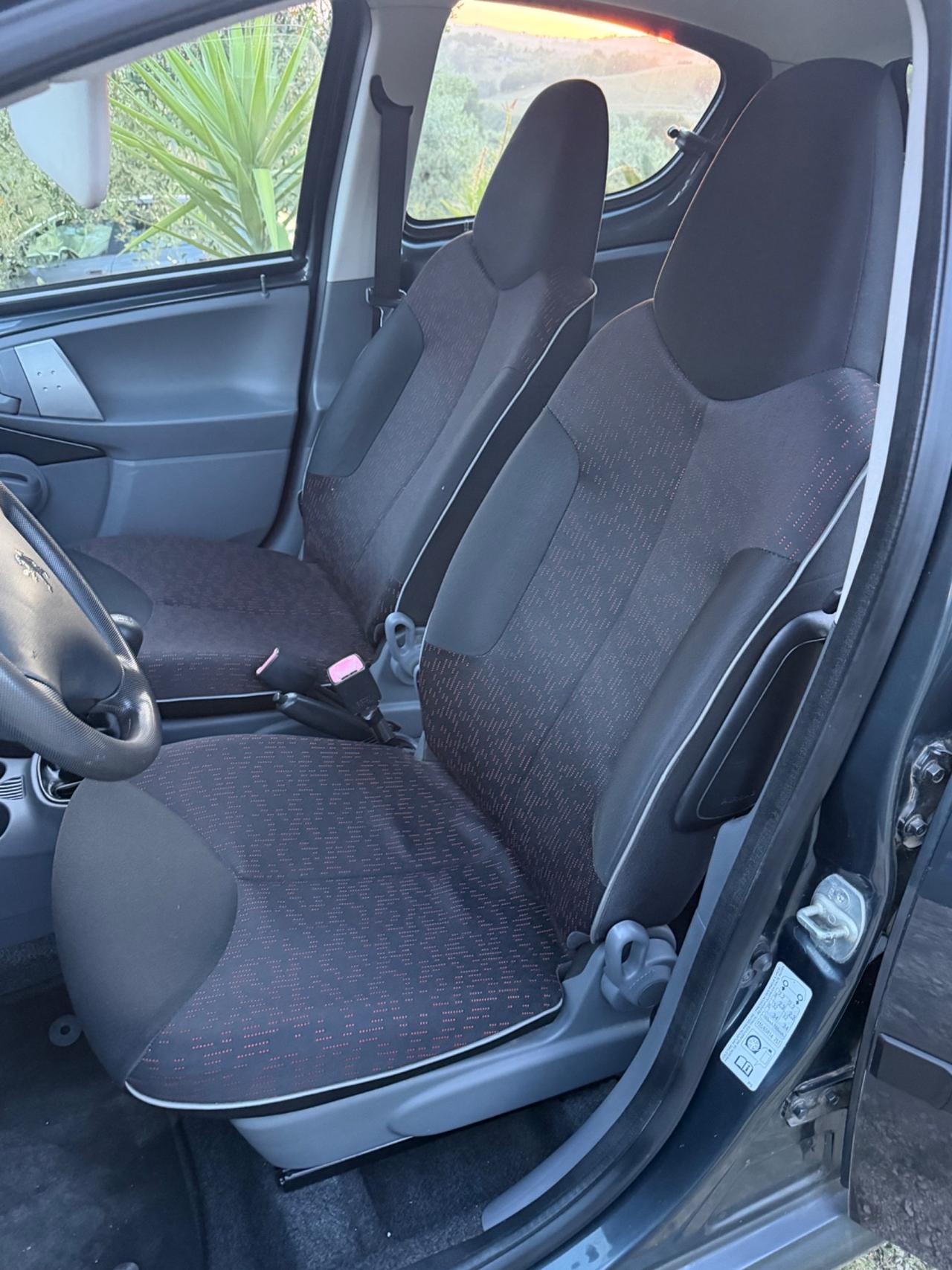 Peugeot 107 1.0 68CV 5p. Plaisir