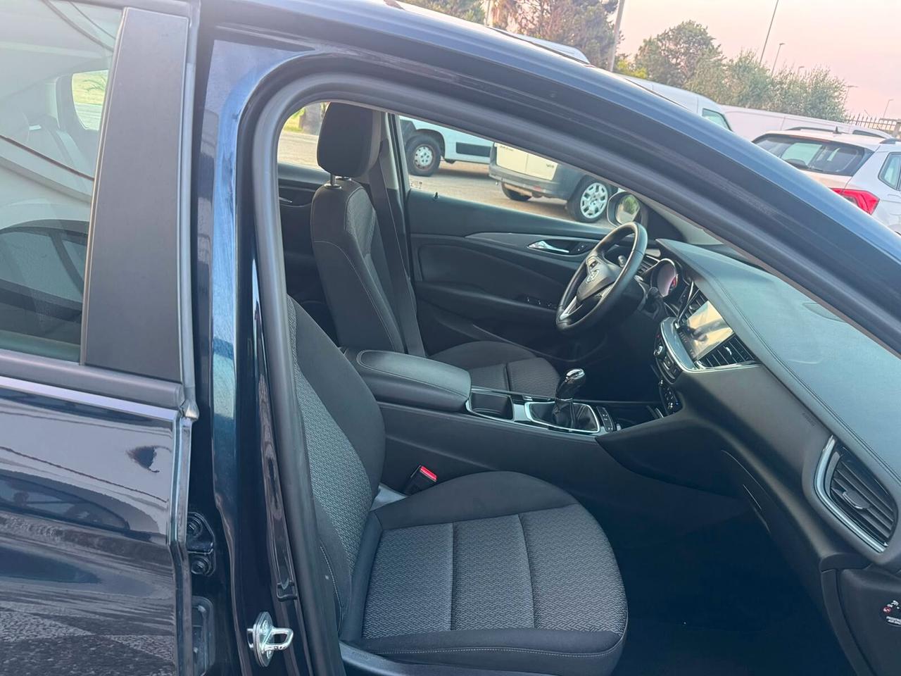Opel Insignia 1.6 CDTI BERLINA