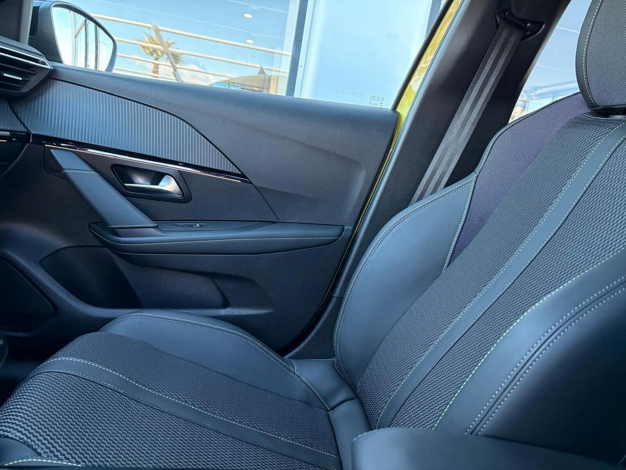 Peugeot 208 GT PureTech 100 5 p. 6mt SPOTICAR