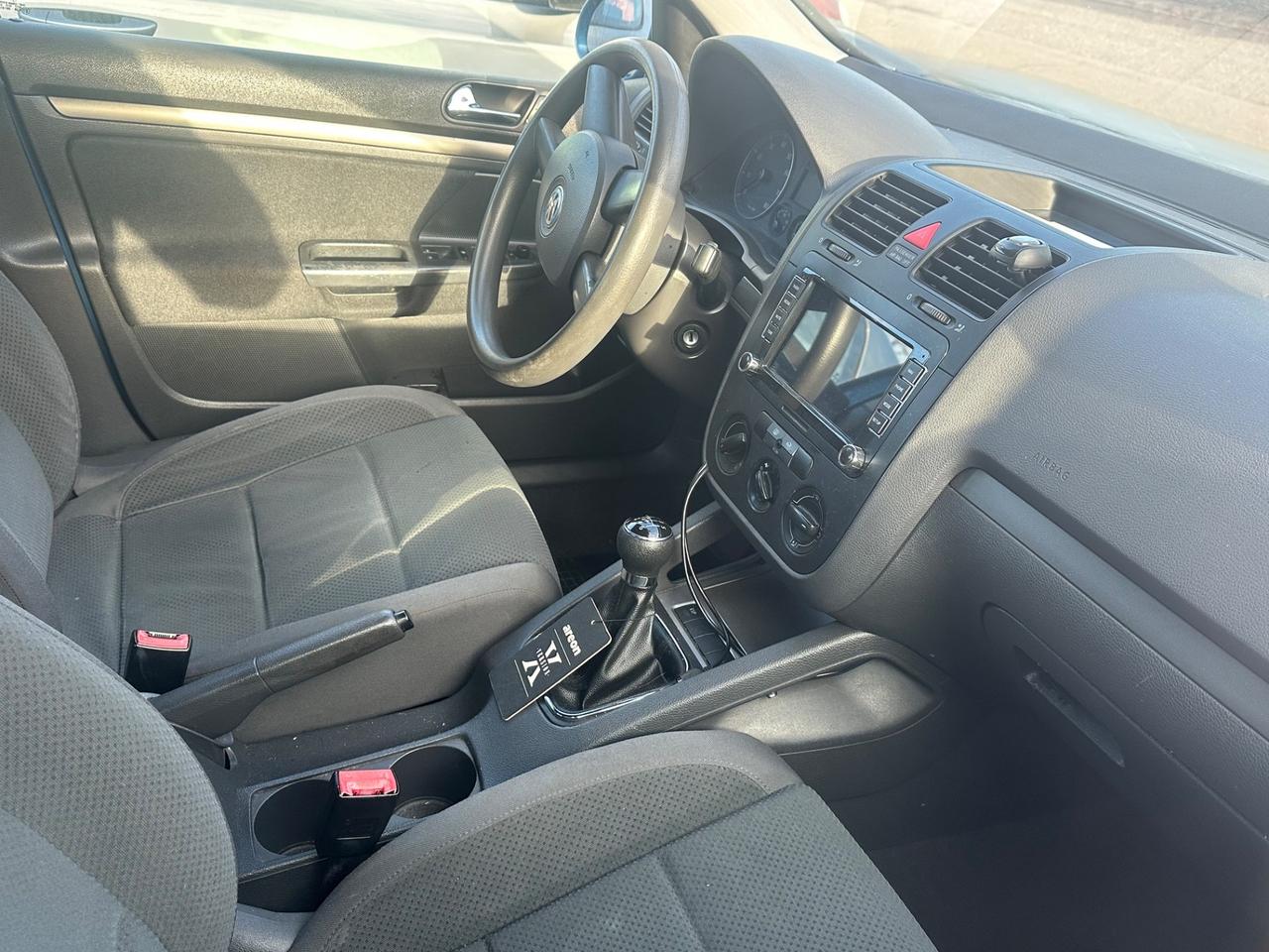 Volkswagen Golf 1.6 16V FSI 3p. Sportline