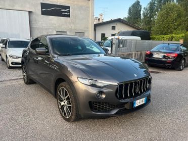 Maserati Levante V6 Diesel AWD Granlusso TETTO PANORAMICO