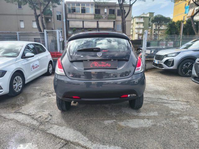 LANCIA Ypsilon 0.9 TwinAir 85 CV 5 porte Metano Ecochic Elefantin