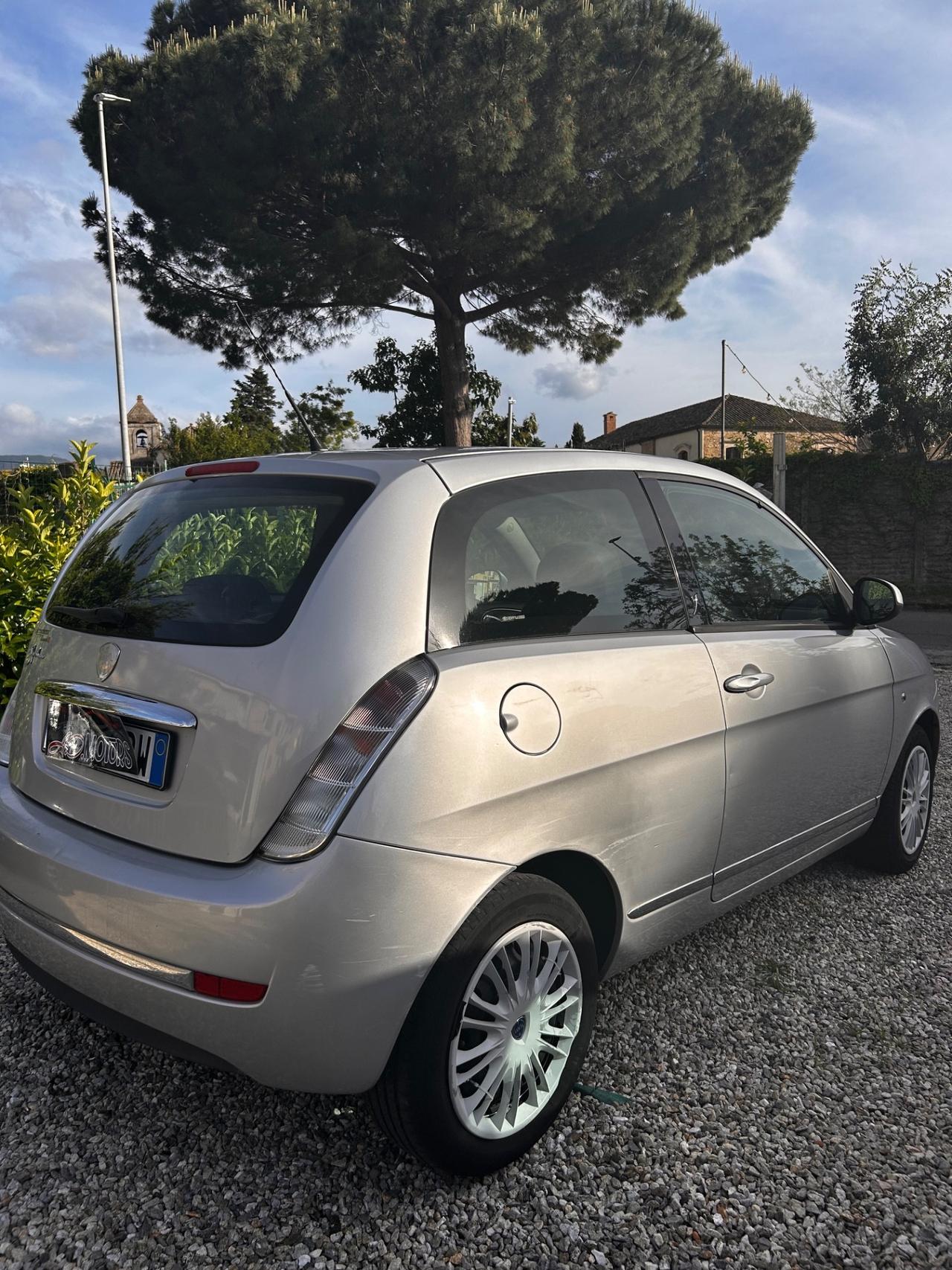 Lancia Ypsilon 1.2 Oro