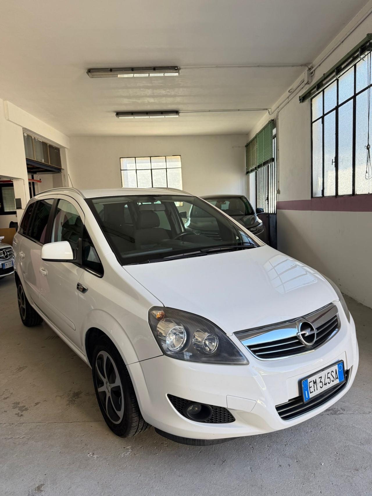 Opel Zafira 1.6 16V ecoM 150CV Turbo One