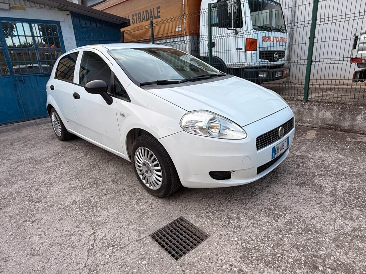 Fiat Grande Punto MJT Autocarro 4 posti