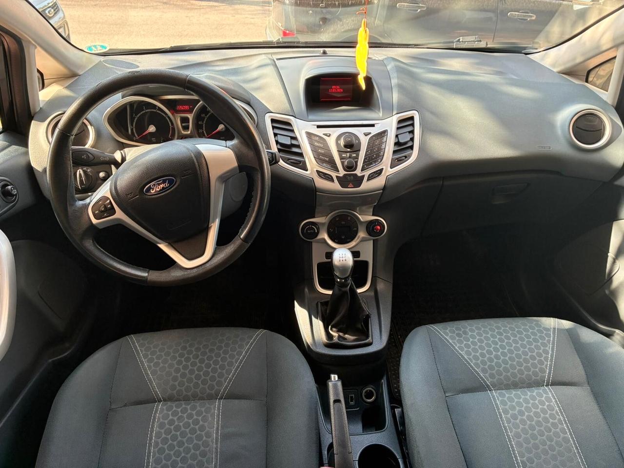 Ford Fiesta 1.2 5p perfetta-2010