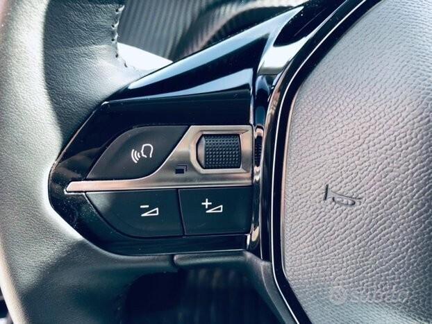 Peugeot 2008 1.2 100 cv S&S 33MILA KM