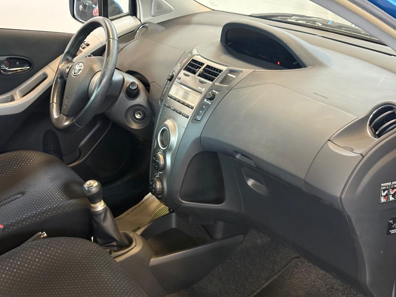 Toyota Yaris 1.0 5 porte Sol