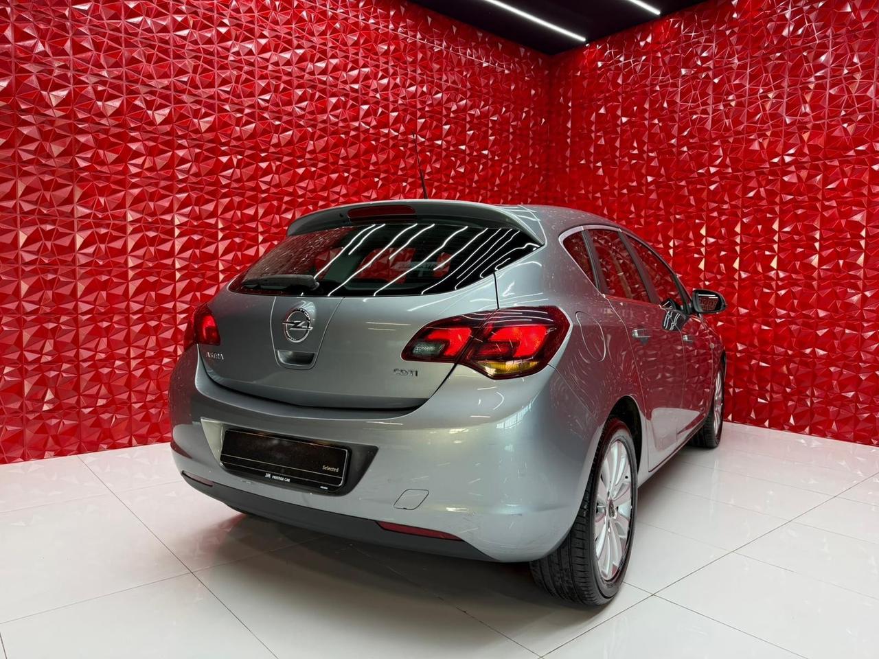 Opel Astra 1.7 CDTI 110CV 5 porte Cosmo OK NEOPATENTATI