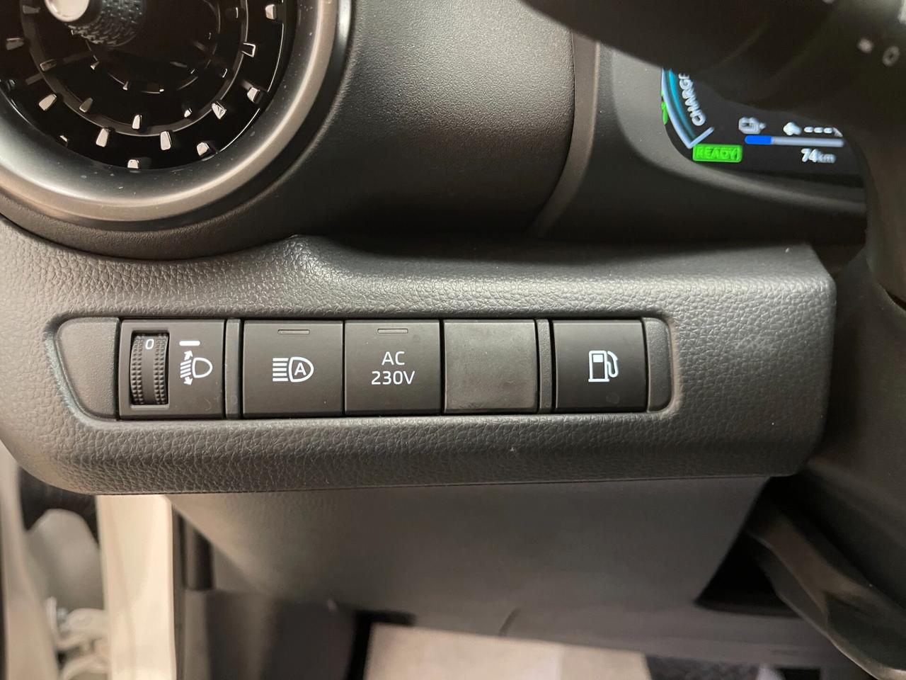 Toyota C-HR Trend 2.0 phev e-cvt-LEGGI SOTTO