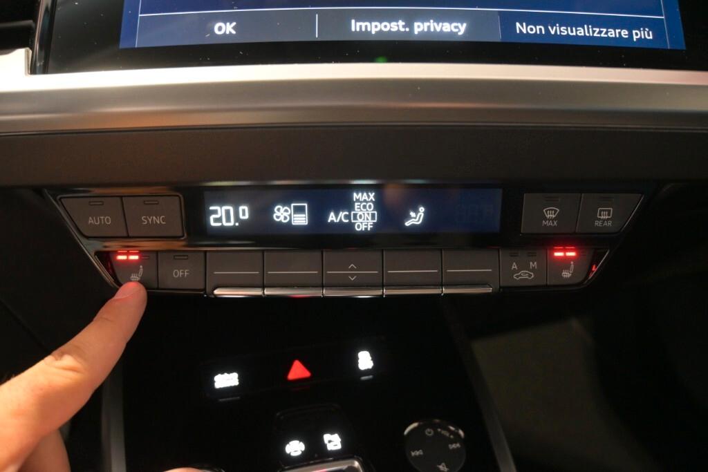 AUDI Q4 SPORTBACK 40 E-TRON 204CV AUTOMATIC S-LINE EDITION ( FARI LED - VIRTUAL COCKPIT - ADAPTIVE CRUISE - AMBIENT LIGHTS - NAVI - MIRROR - PDC - TELECAMERA POST. - CERCHI 20 )