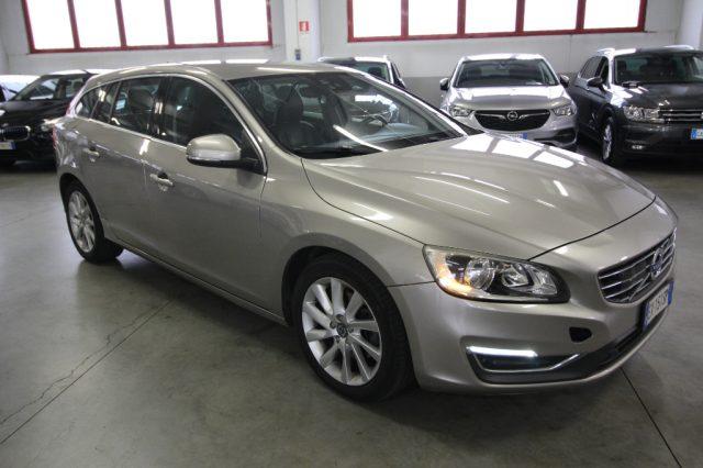 VOLVO V60 D4 Geartronic Summum