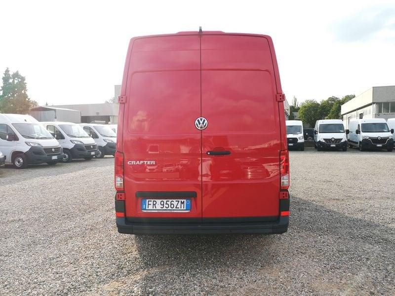 Volkswagen Crafter 35 2.0 TDI 140CV PL-TA Furgone con rampa per moto