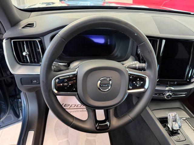 VOLVO XC60 B4 (d) AWD automatico Plus Dark
