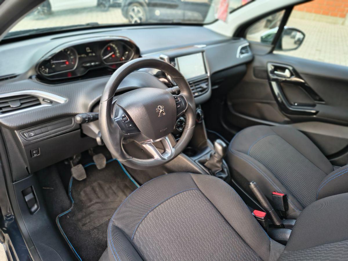 PEUGEOT - 208 - PureTech 82 5p. Allure