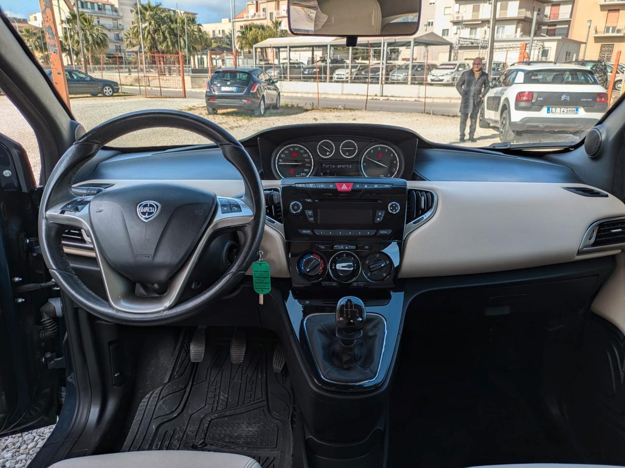 Lancia Ypsilon 1.2 69 CV 5 porte Gold