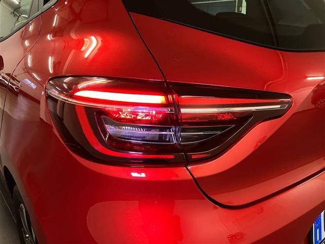 RENAULT Clio 1.6 E-Tech hybrid Zen 140cv auto my21