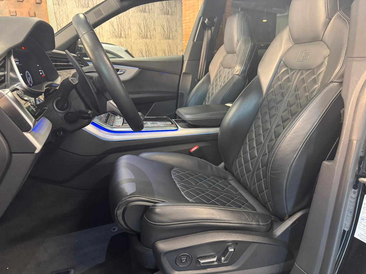 Audi Q8 SQ8 TFSI quattro tiptronic