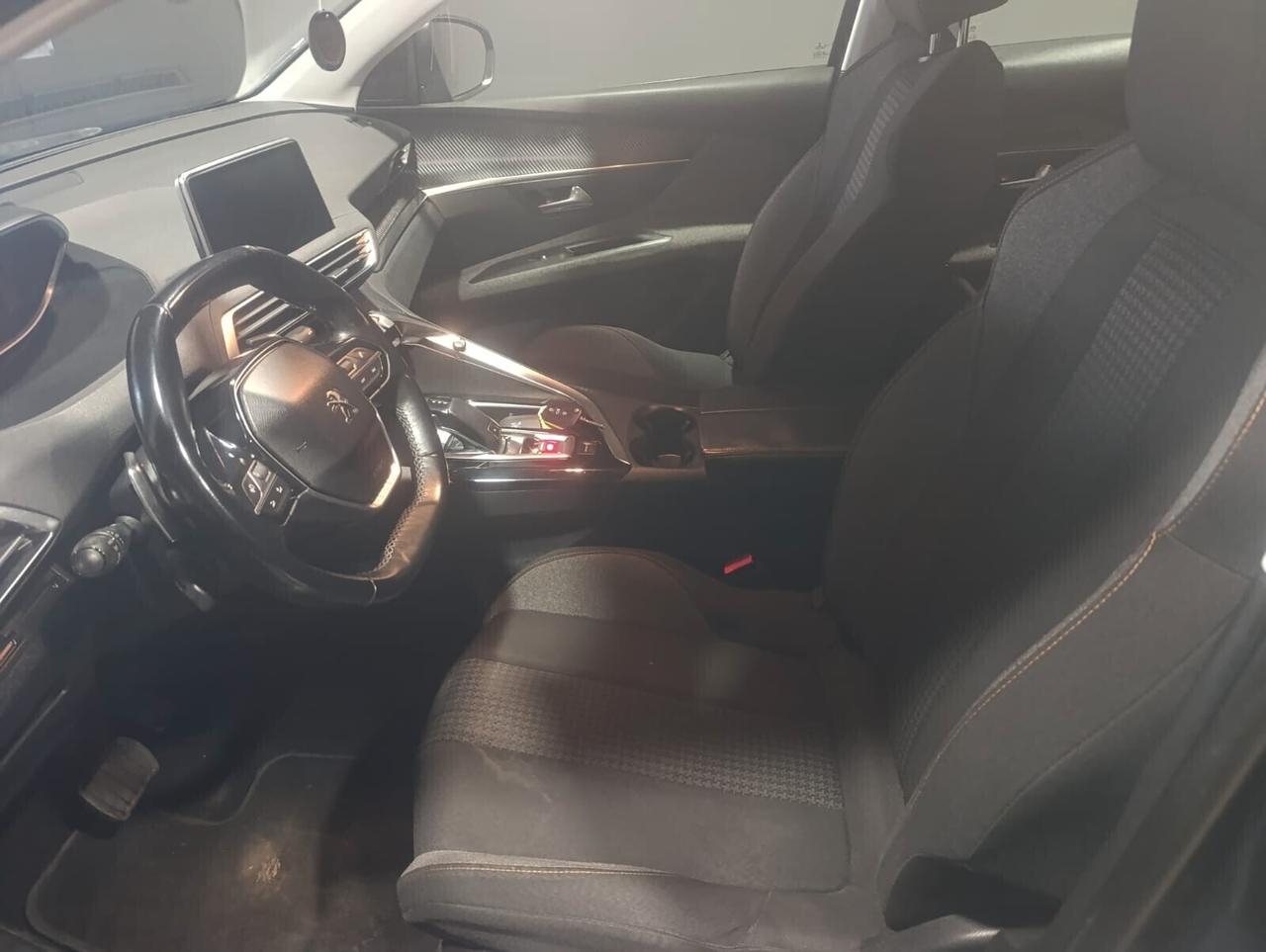 Peugeot 3008 del 2018 EURO 6 B cambio automatico