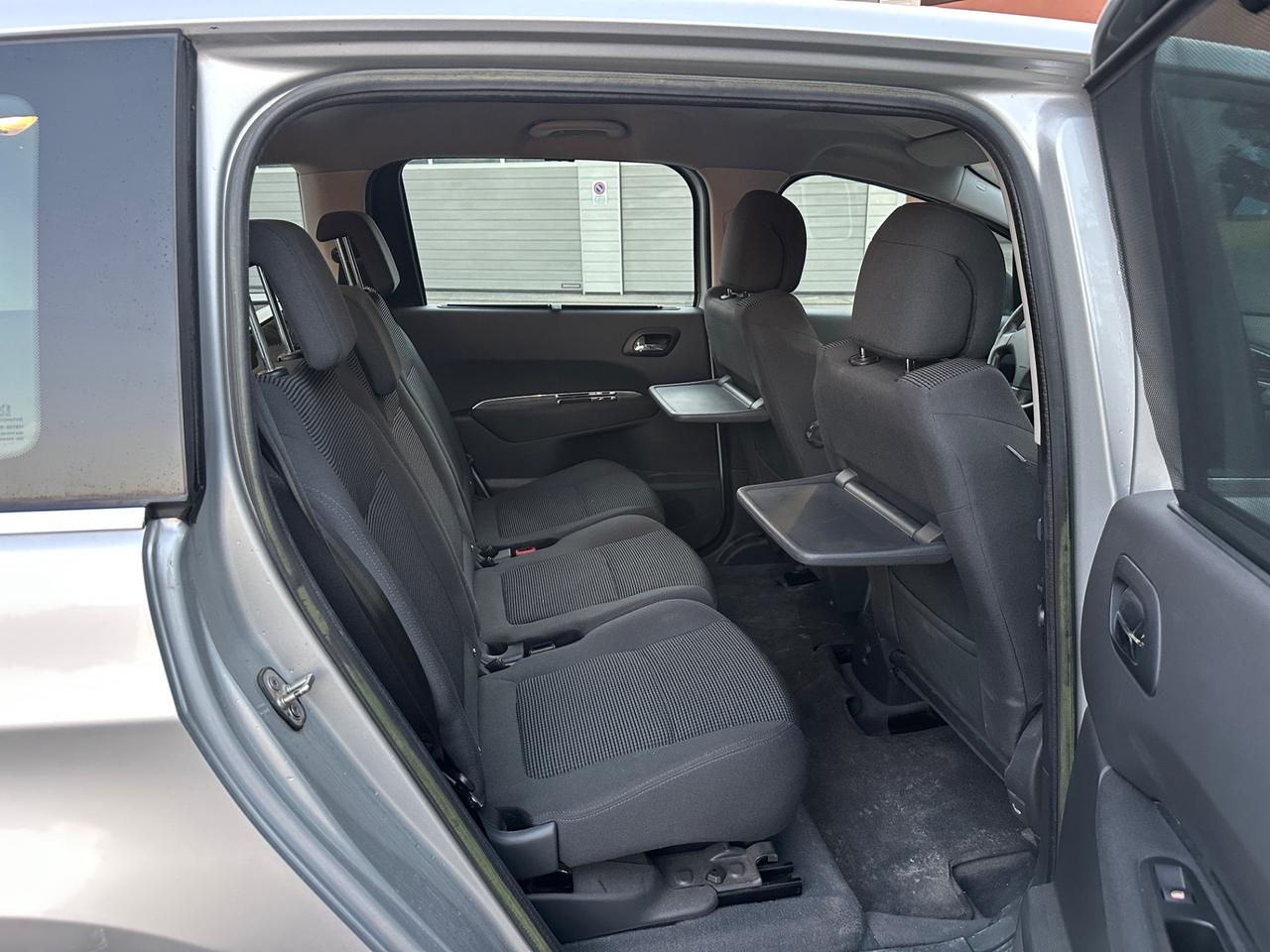 Peugeot 5008 1.6 HDi 112CV Business 5 posti