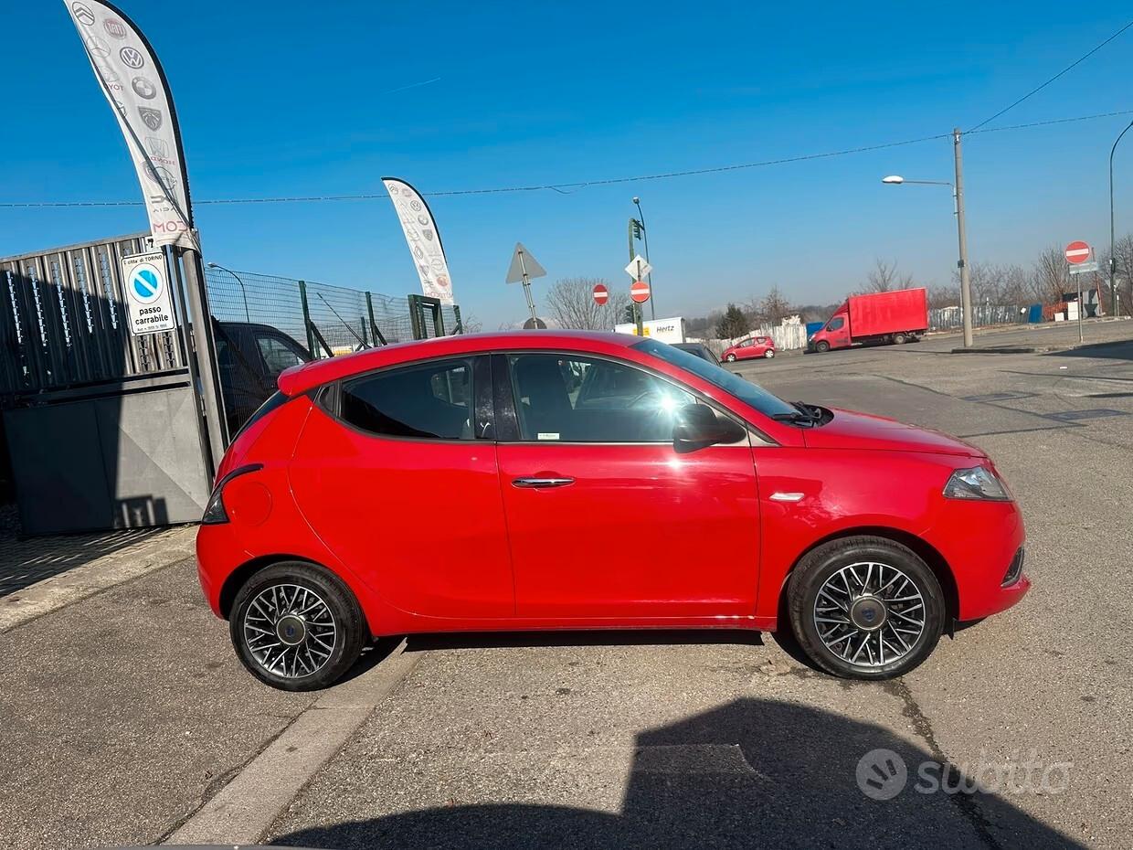 Lancia Ypsilon 1.2 69 CV 5 porte Platinum