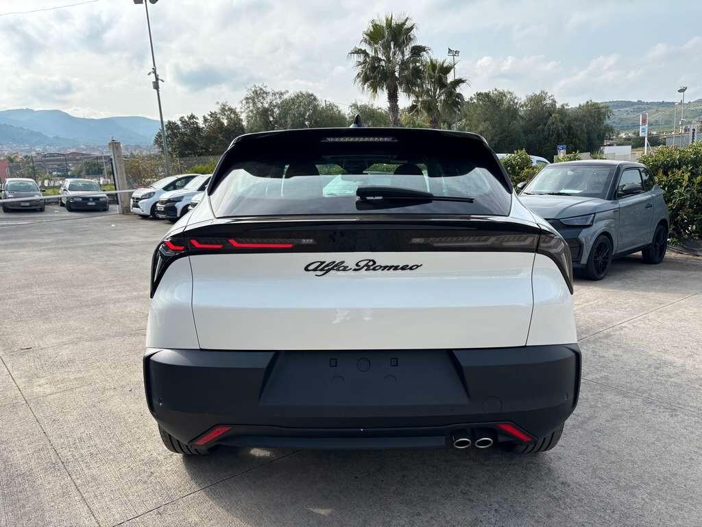 Alfa Romeo Junior 1.2 136 CV Hybrid 2026 KM 0 IVA ESPOSTA Tua a solo 249 Euro al mese