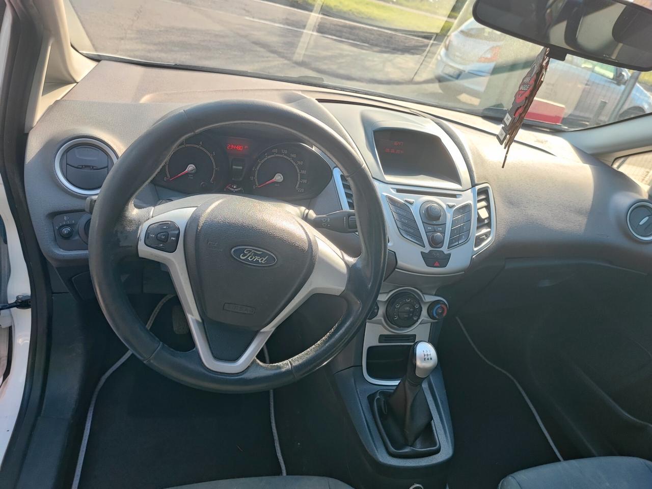 Ford Fiesta 1.4 3 porte Bz.- GPL Titanium