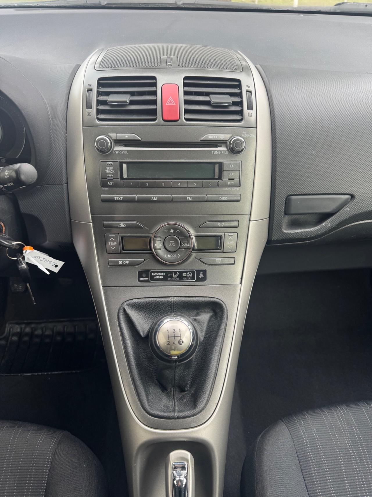 Toyota Auris 1.6 5 porte Sol OK NEOPATENTATI