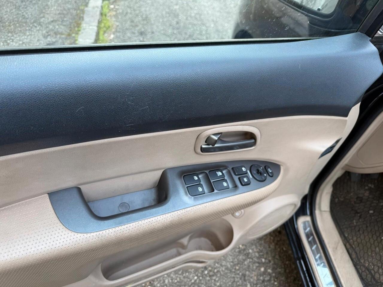 Kia Carens 2.0 16V CRDi VGT EX Class 7 posti ok neo patentati