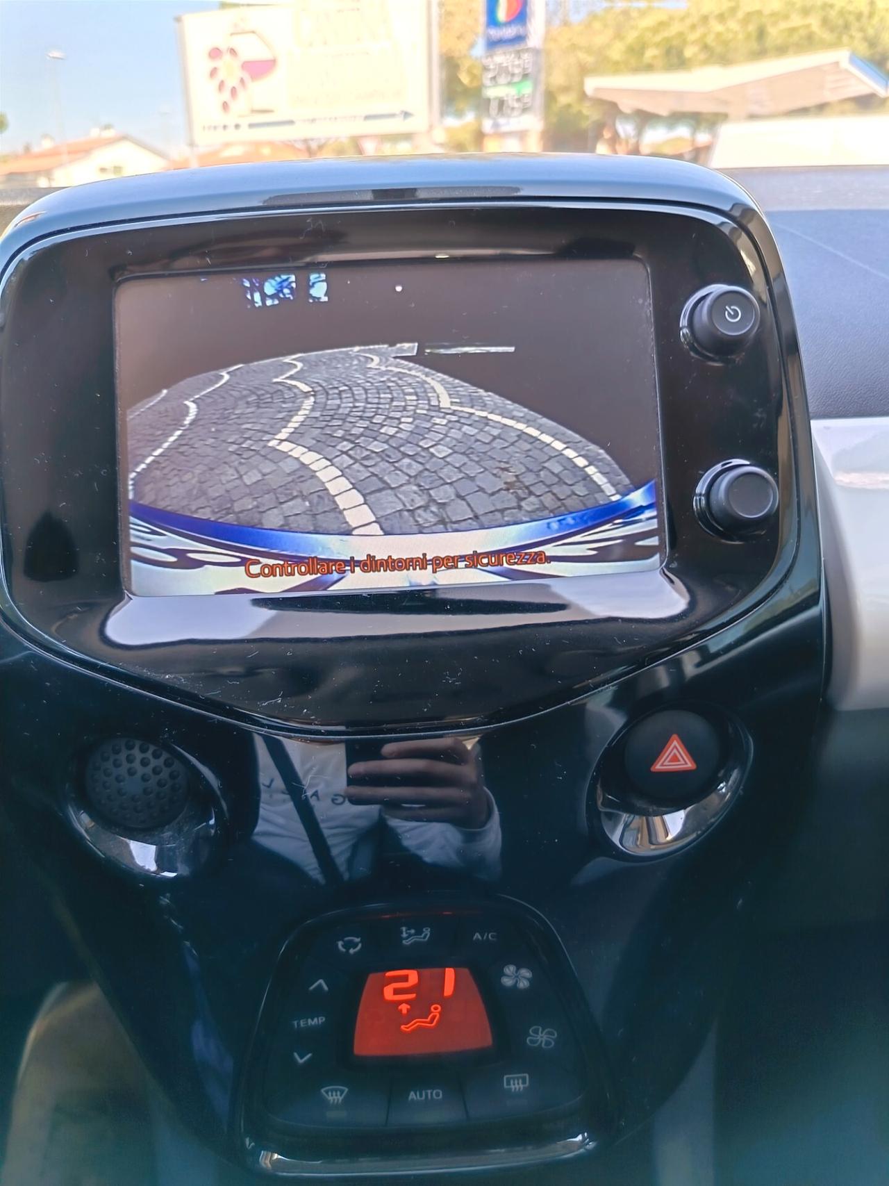 Toyota Aygo 1.0 VVT-i 69 CV 5 porte x-cool