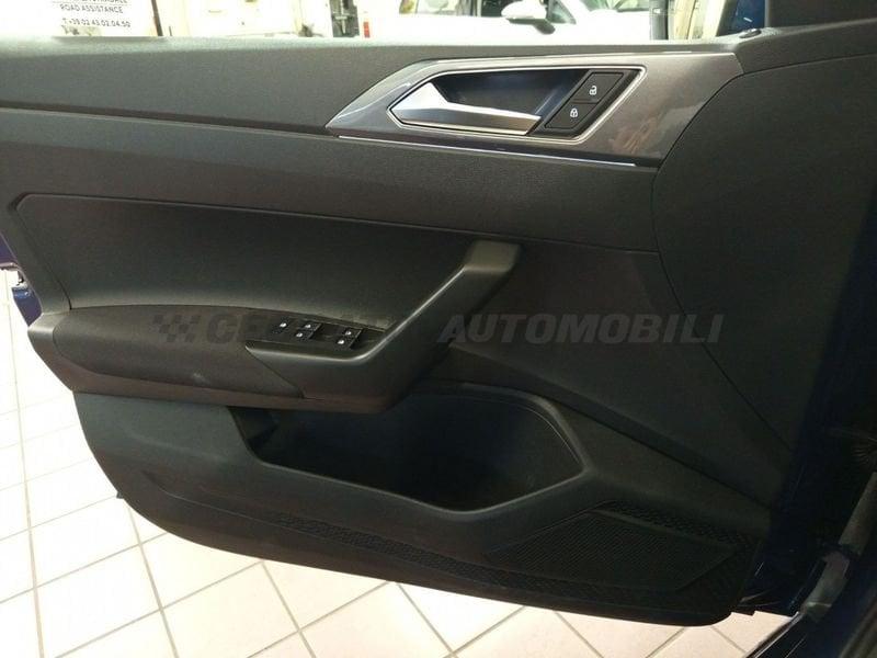 Volkswagen Polo VI 2022 1.0 tsi Style 95cv