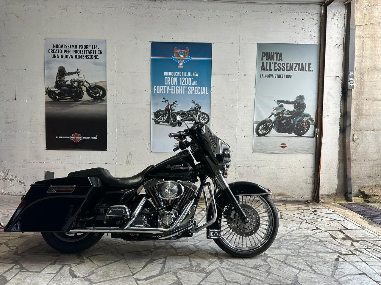 Harley-davidson FLHTC Electra Glide Classic