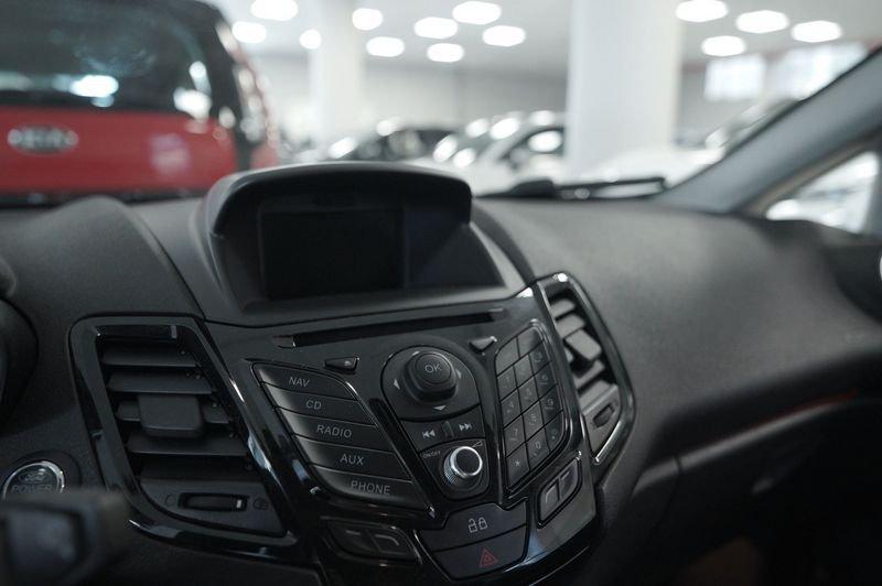 Ford Fiesta VI 2013 3p 1.4 Titanium Gpl 92cv