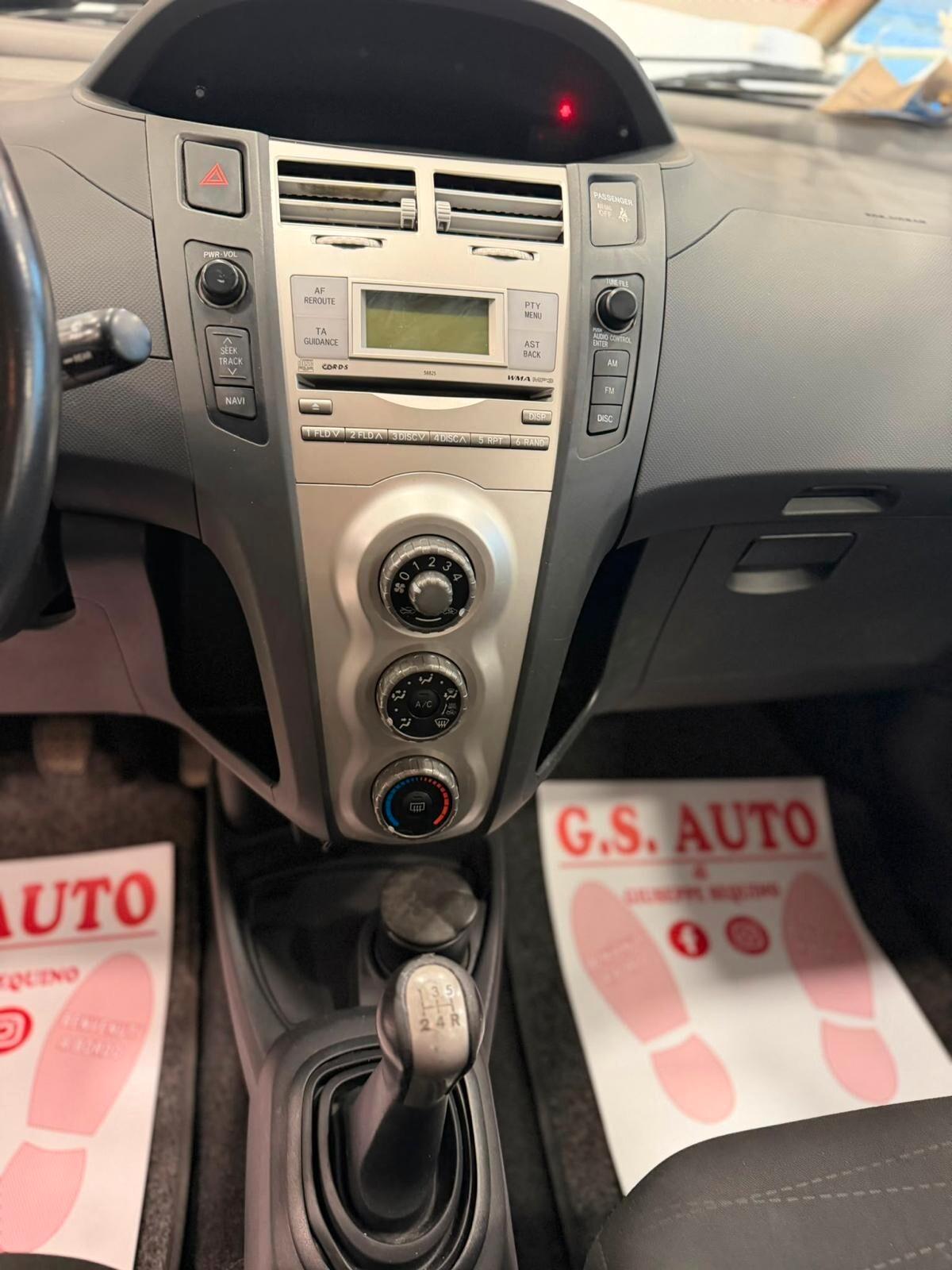 Toyota Yaris 1.0 5 porte Sol
