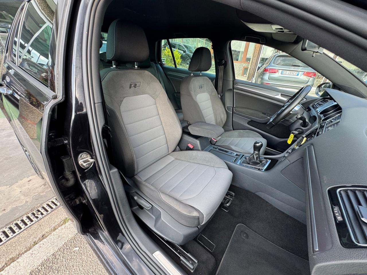 Volkswagen Golf 1.6 TDI 110 CV 5p. R-LINE