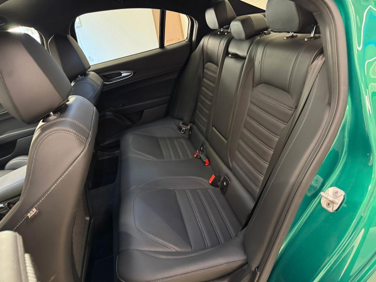 Alfa Romeo Giulia 2.9 V6 Bi-Turbo AT8 Quadrifoglio