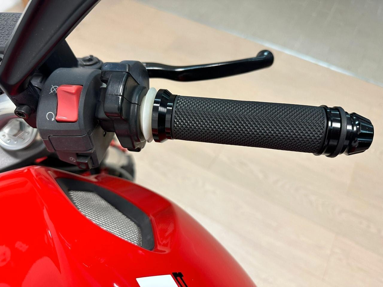 DUCATI MONSTER 696 SCARICO TERMIGNONI DA 99€ AL MESE